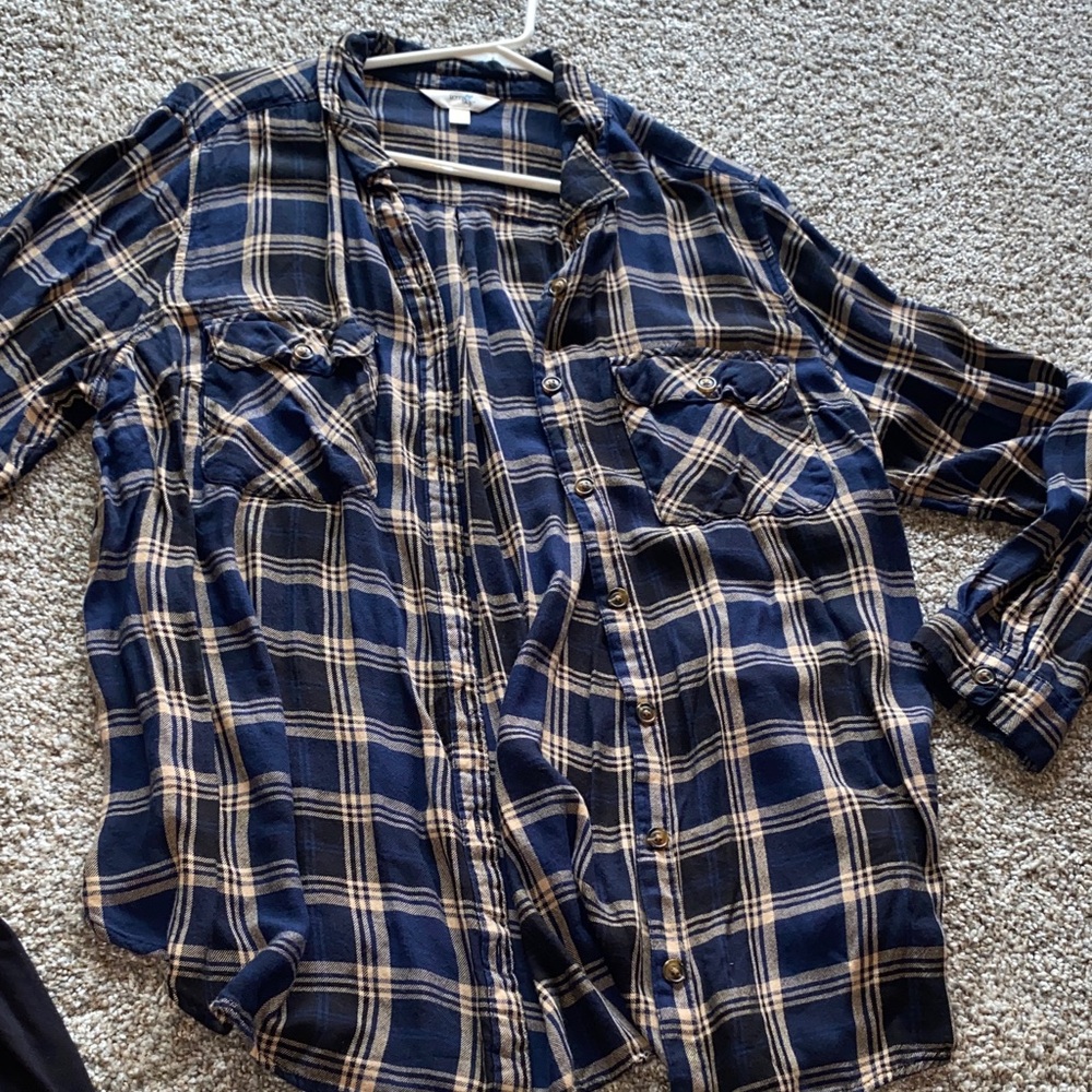 🖤 Mixed Tops Bundle - Black & Navy Plaid - Picture 7 of 7